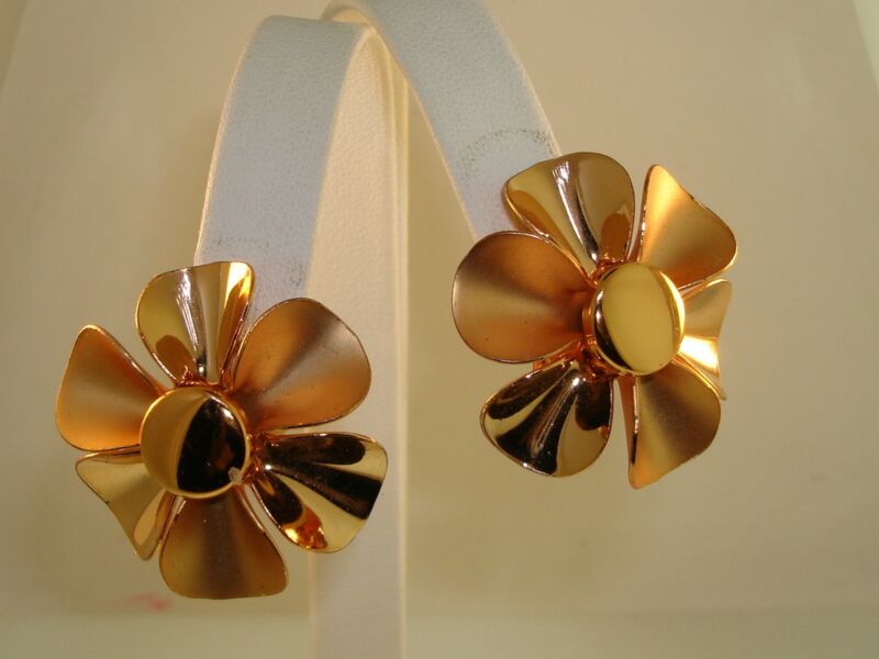 Vintage 1970s copper flower earrings, clip-on, excellent condition