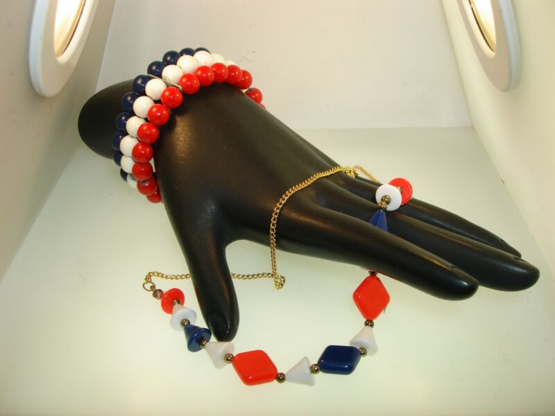Vintage USA Red White & Blue Lucite Necklace & Bracelet Set