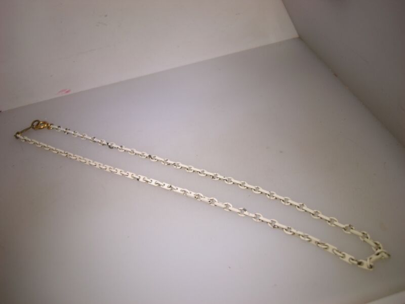 Vintage 1960s Freirich white enamel metal chain necklace