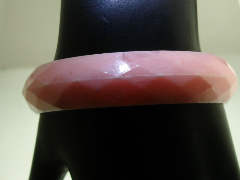 Vintage pink diamond pattern lucite bangle bracelet, 1950s-60s