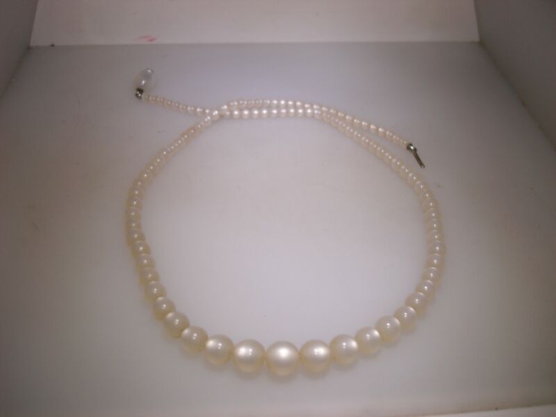 Vintage 1950s White Moonglow Choker Necklace