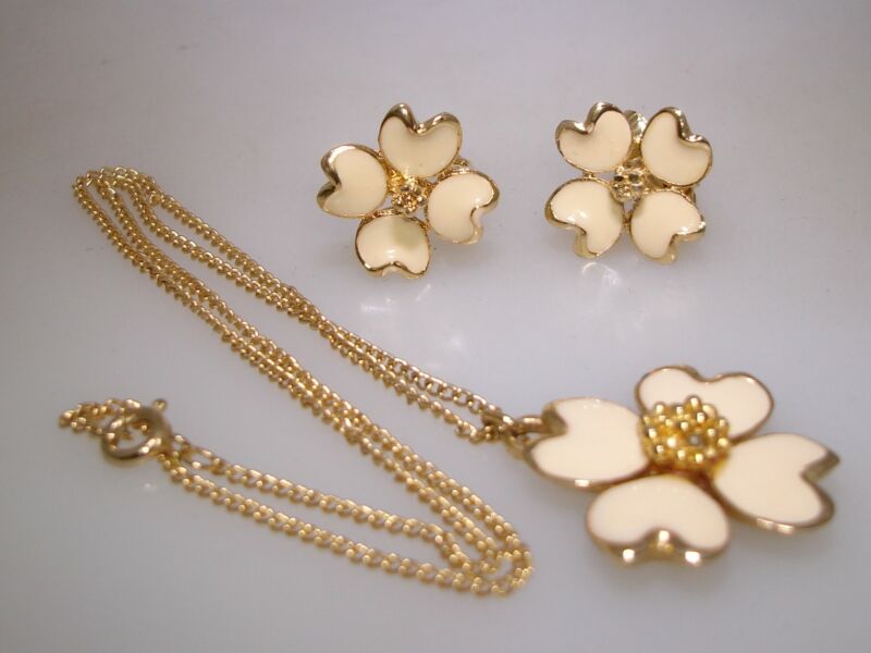 1960s gold tone enamel dogwood blossom necklace and earrings set