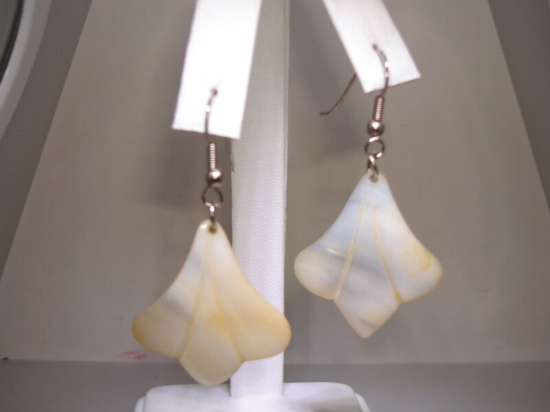 Vintage 1960s iridescent mother of pearl dangle earrings