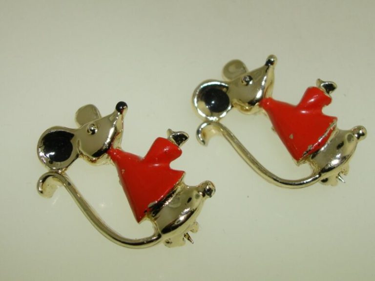 Vintage pair of gold-tone enamel mice scatter pins from the 1950s