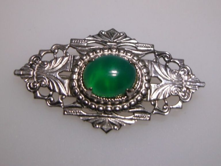 Vintage Silver Filigree Chrysoprase Brooch Pin (1960s-70s, 3+ CTW)