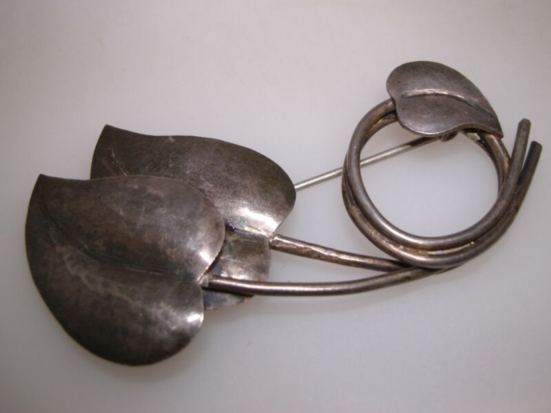 Vintage Art Nouveau silver lily pad brooch pin, artisan crafted and antique