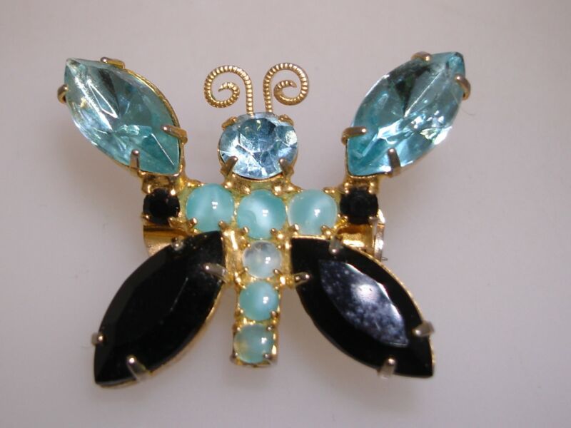 Vintage 1960s-70s foiled rhinestone butterfly pin