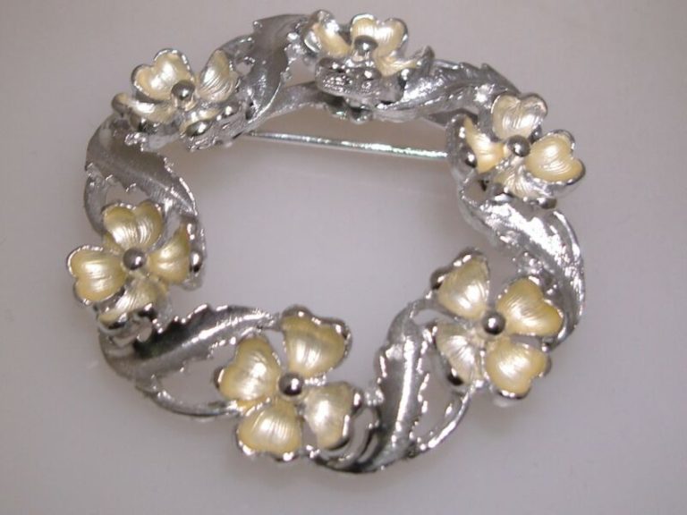 Vintage 1960s dogwood blossom enamel pin, silver and creme