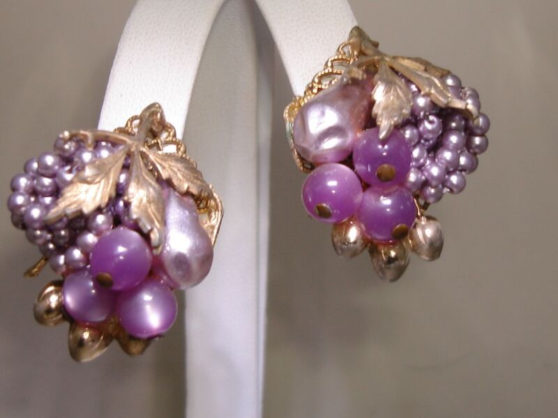 Vintage 1950s purple glass moonstone and gold-tone filigree clip-on earrings