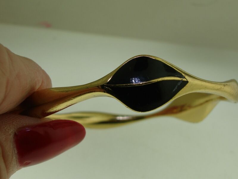 Vintage Orenta Paris gold tone enamel bangle bracelet
