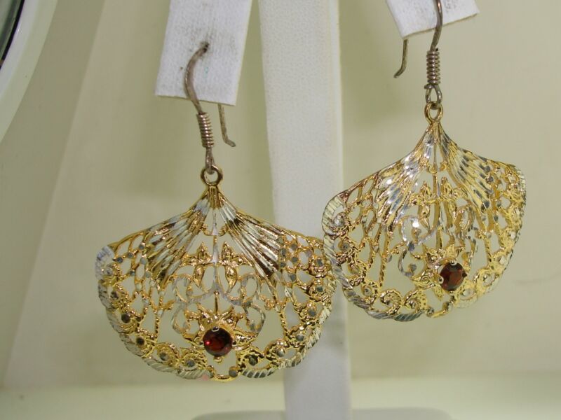 Vintage gold-plated sterling silver filigree earrings with garnet