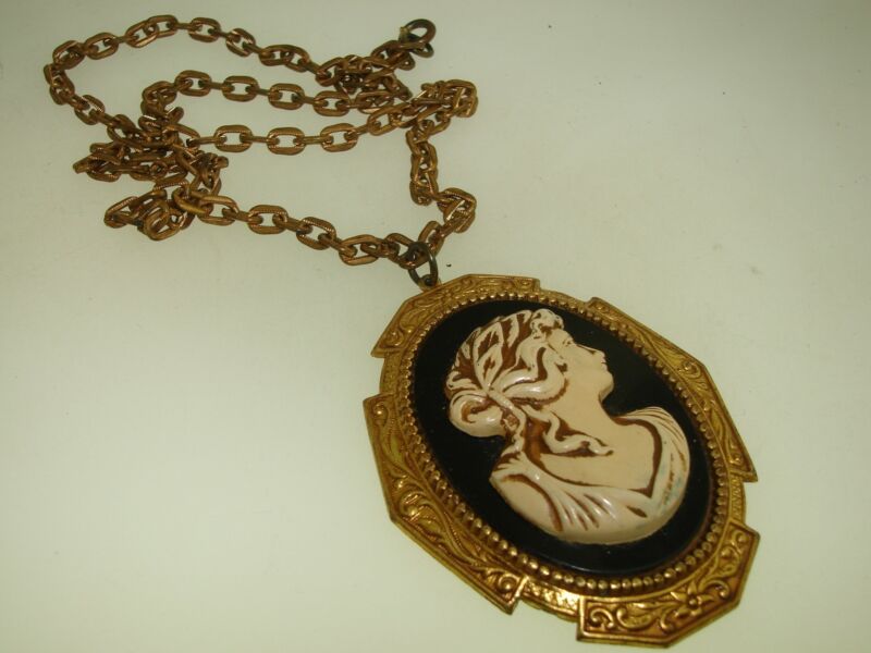 Antique Art Nouveau Cameo Pendant Necklace