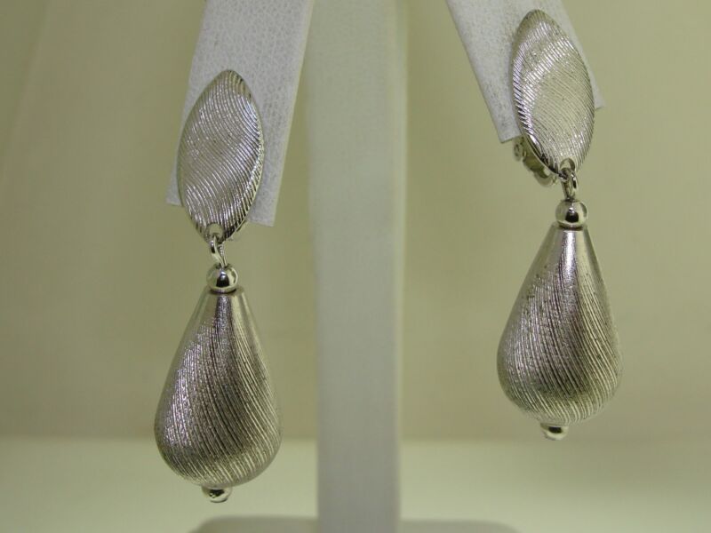 Vintage Sarah Coventry brushed silver dangle earrings