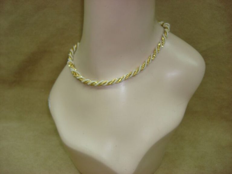 Vintage 1970s Trifari Woven Gold Tone Pearl Choker Necklace