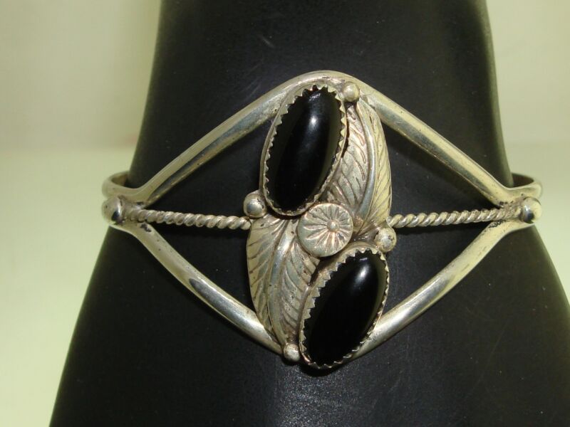 Vintage Native American Sterling Silver & Onyx Cuff Bracelet