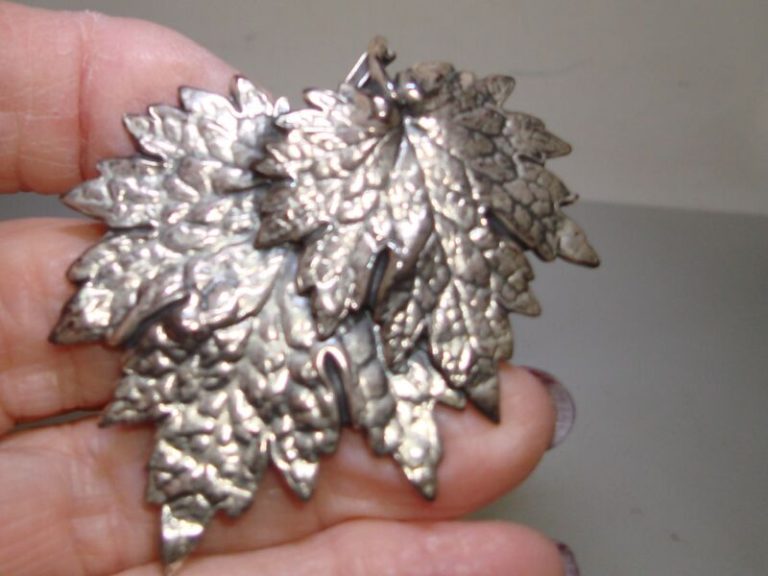 Vintage Napier silver-tone maple leaf brooch pin
