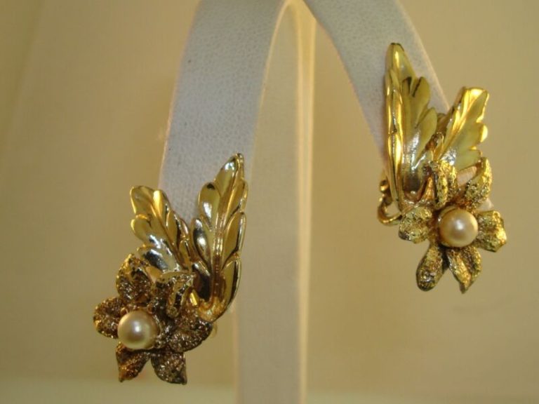 Vintage Coro gold tone faux pearl flower earrings, 1950s-60s