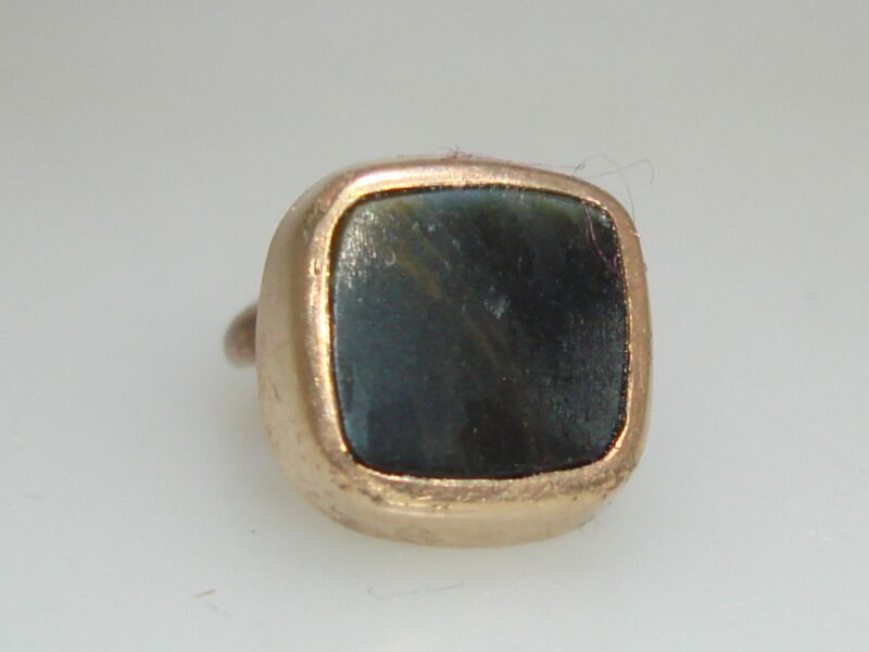 Antique 1883 gold filled bloodstone collar button with a hand-cut cabochon