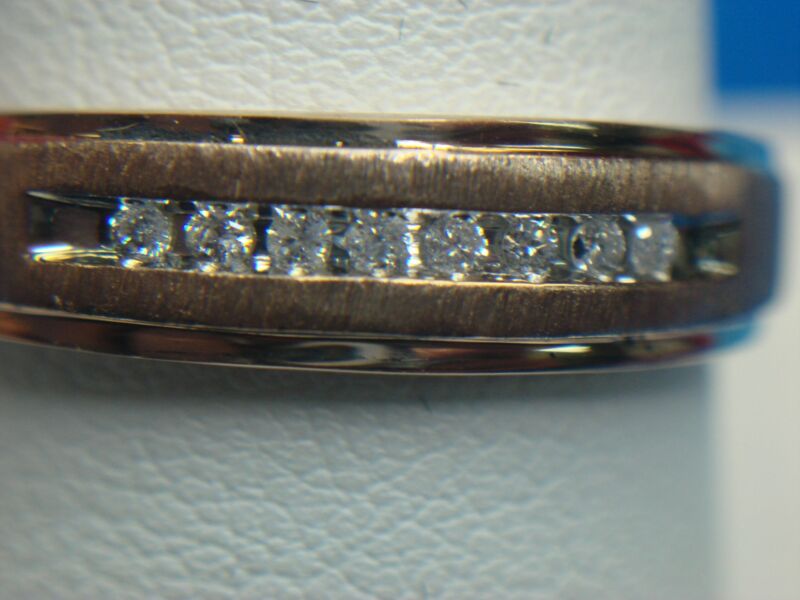 Pre-Owned 10K Rose Gold Diamond Wedding Band (Size 11)