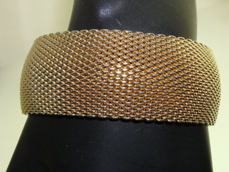 Vintage 1970s-80s wide gold tone mesh bangle bracelet