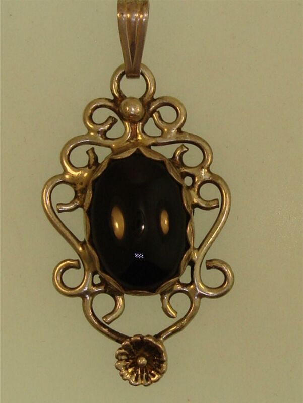 Vintage Southwestern 1970s Sterling Silver & Onyx Pendant - Openwork Design
