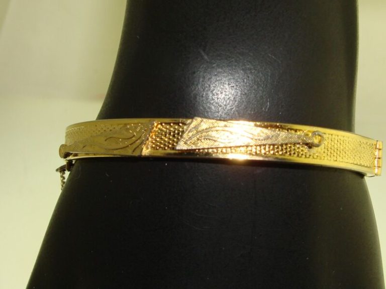 Vintage 1940s Freilich Gold Tone Hinged Bangle Bracelet