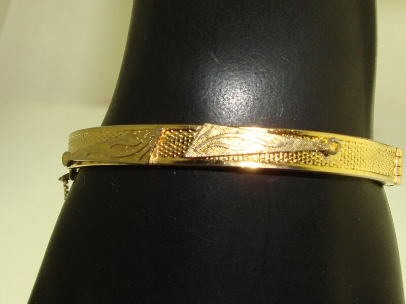 Vintage 1940s Freilich Gold Tone Hinged Bangle Bracelet