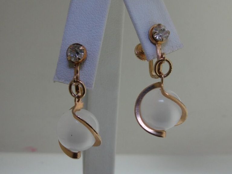 Vintage 1940s Gold Tone Rhinestone & Moonglow Dangle Earrings