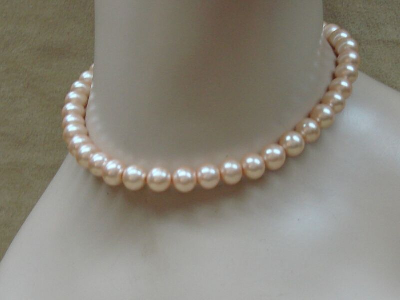 Vintage 1930s-40s creamy faux pearl choker necklace