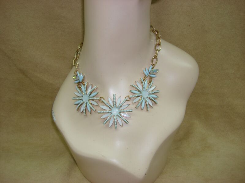 Vintage blue floral choker necklace with glass stones