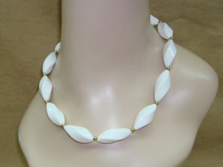 Vintage 1980s Trifari white lucite and gold bead necklace