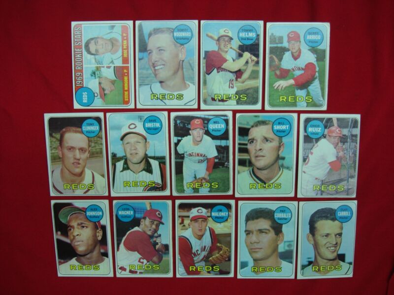 1969 Topps Cincinnati Reds Baseball Card Lot featuring rookie stars Steve Mingori (#339) and Jose Pena (#287)