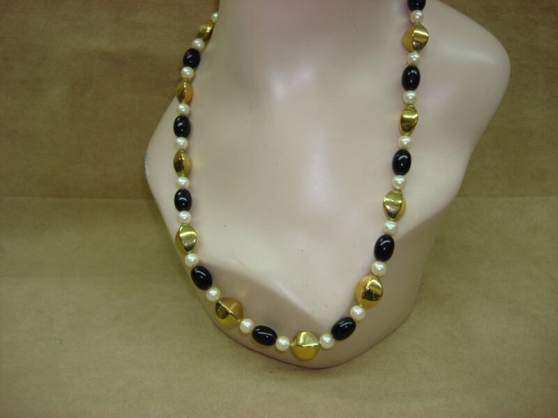 Vintage 1970s Marvella faux pearl and black gold beaded necklace