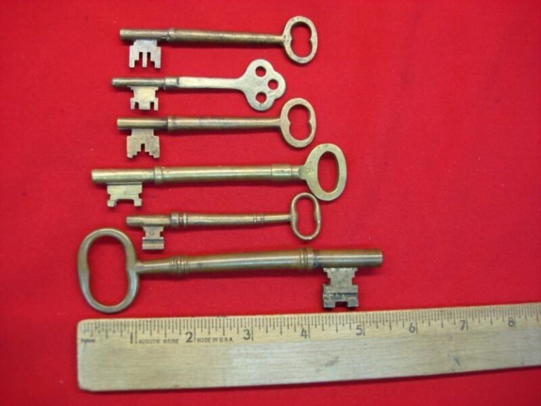 Vintage Brass Skeleton Keys - Lot of 6