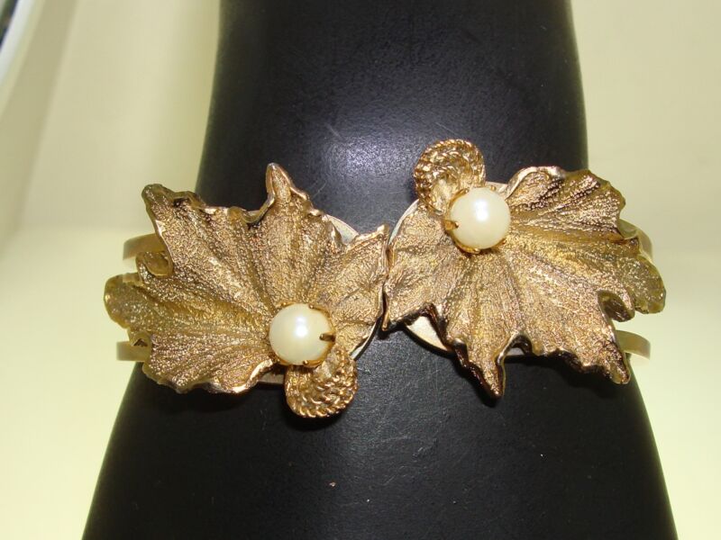 Vintage 1960s gold-tone freshwater pearl clam shell cuff bracelet