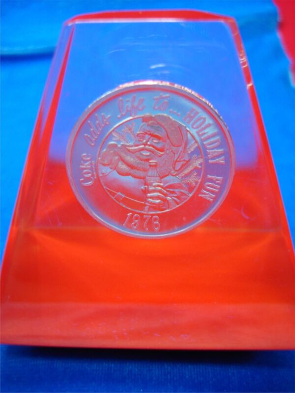 Rare 1976 Coca-Cola Silver Santa Christmas Coin – Lucite Paperweight Collectible