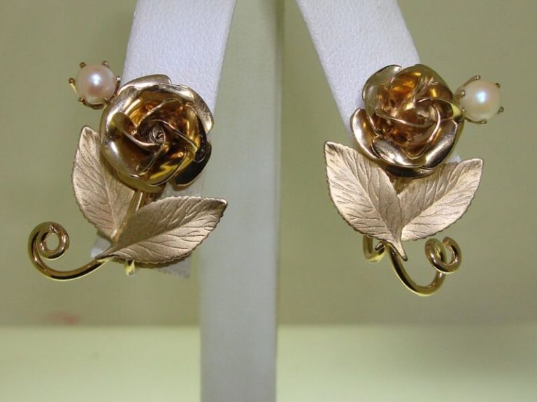 Vintage Charles Reis gold filled freshwater pearl screw back earrings
