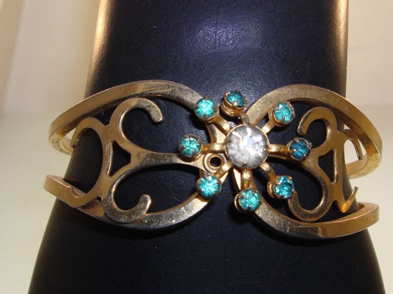 Vintage gold tone rhinestone bangle bracelet, 1940s-50s