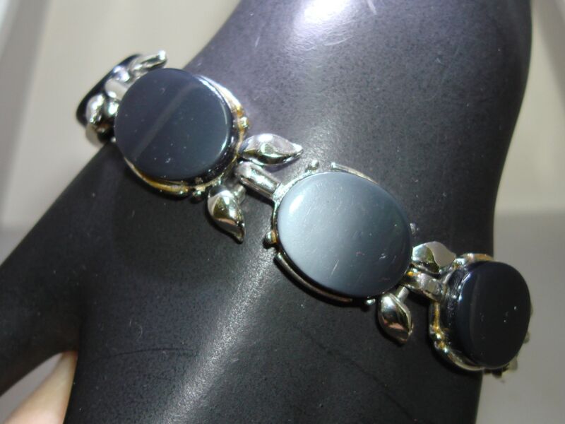 Vintage 1950s Lucite Bracelet with Gray/Blue Discs and Leafy Accents