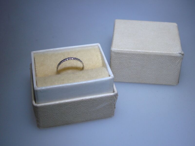 Antique Art Nouveau baby ring in 10K white gold with floral design, original box