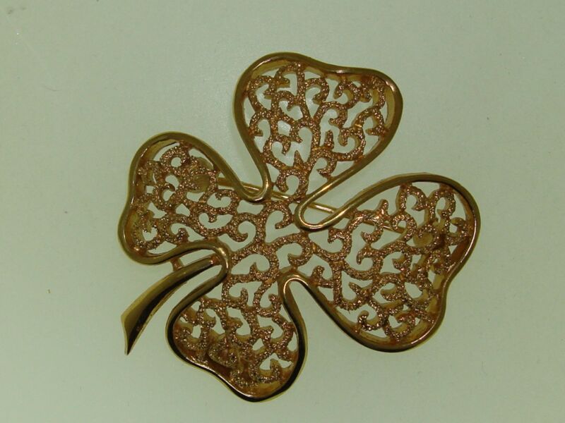 Vintage 1960s Crown Trifari Gold Tone Clover Brooch Pin