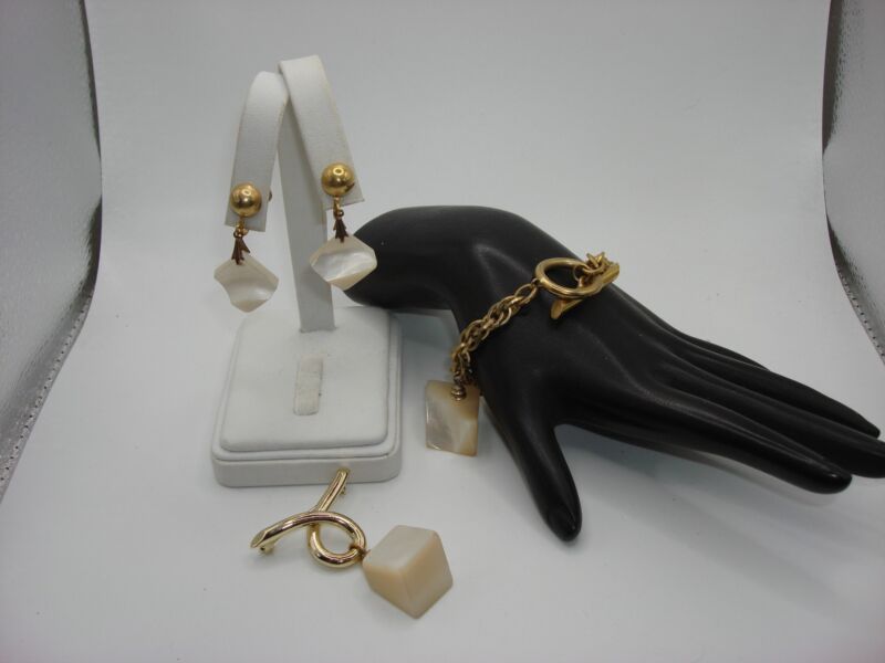 Vintage 1960s-70s Mother of Pearl Jewelry Set - Bracelet, Pin & Dangle Earrings