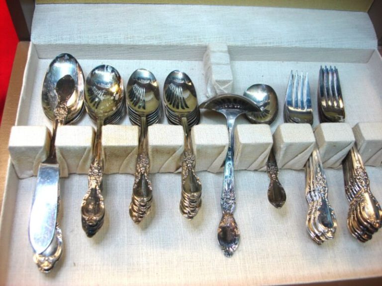Victorian Rose Silverplate Flatware Set by WM. ROGERS & SON (54pc, Service for 8)