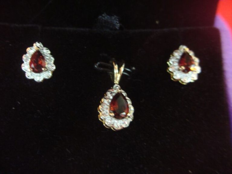 Sterling Silver Garnet & Diamond Stud Earrings & Pendant Set