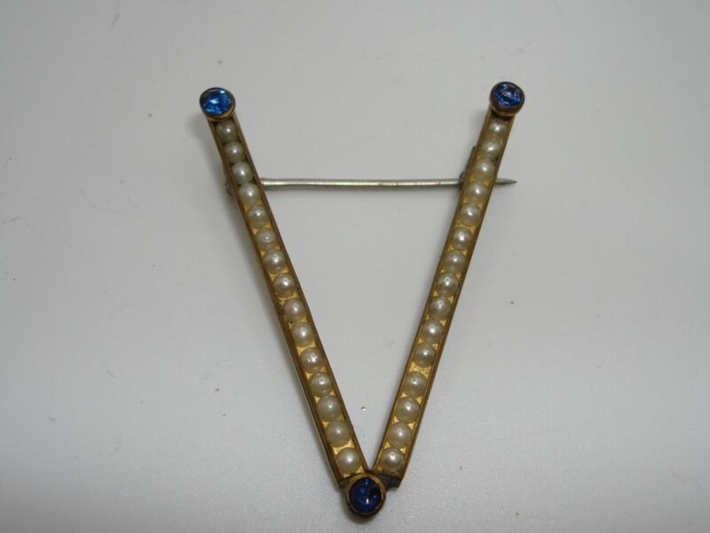 Vintage 1940s WWII V for Victory Pin