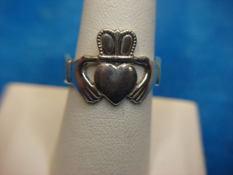 Sterling silver Claddagh ring, size 8, engraved band with "Sterling 4 R's"