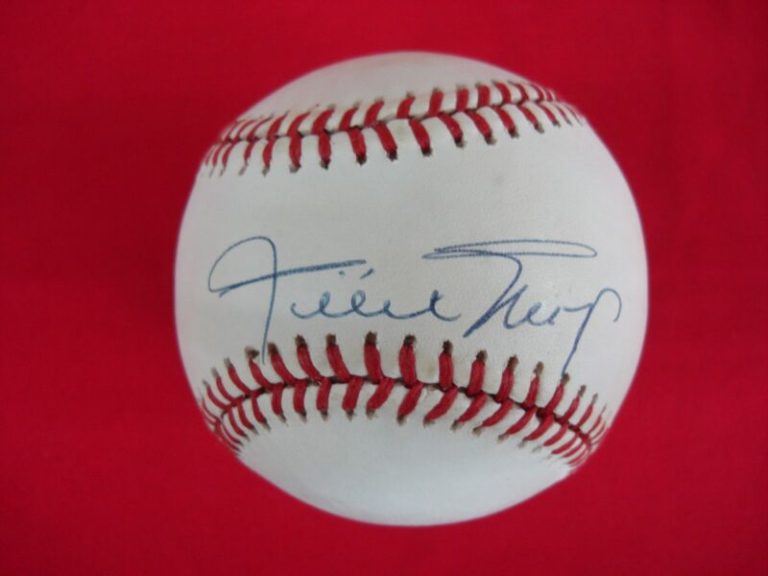 Willie Mays autographed baseball with Score Board Inc. COA