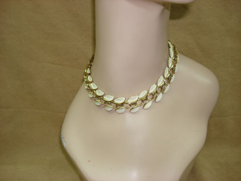 Vintage 1950s Coro Pegasus Choker Necklace - Creme Enamel Leaves