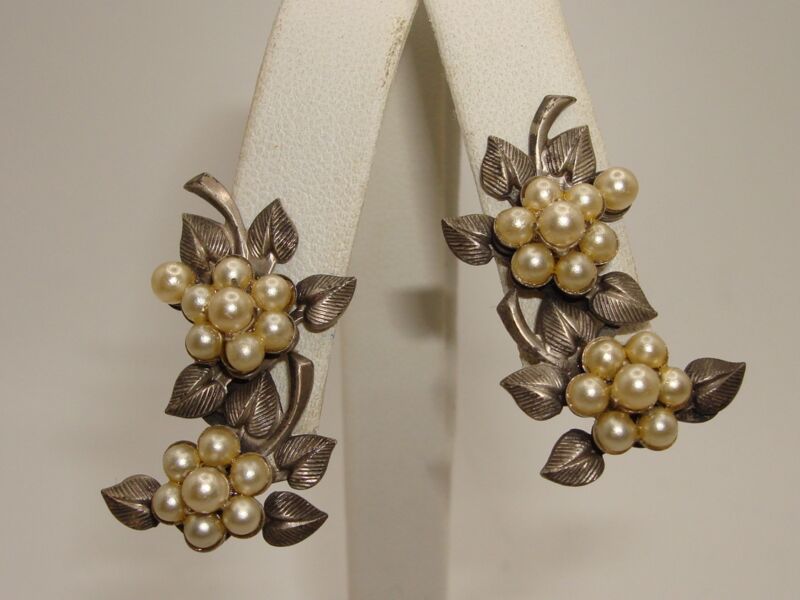 Vintage 1940s silver faux pearl earrings with leaf design