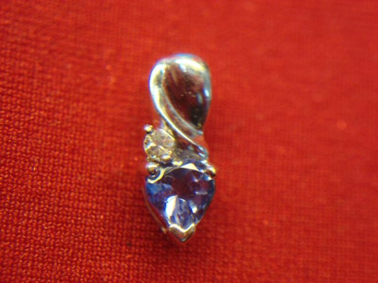 Petite 10K white gold tanzanite and diamond pendant - heart shape, excellent condition